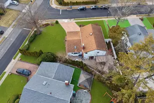 116 Nottingham Rd, Manhasset Hills, NY 11040 - Photo 29