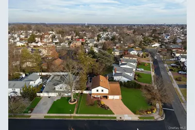 116 Nottingham Road, Manhasset Hills, NY 11040 - Photo 31