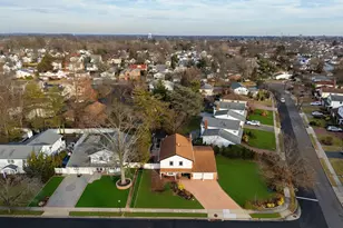 116 Nottingham Rd, Manhasset Hills, NY 11040 - Photo 31