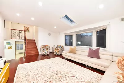 116 Nottingham Road, Manhasset Hills, NY 11040 - Photo 11