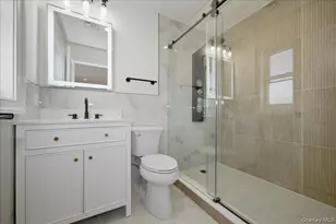 27 Poppy Ln, Levittown, NY 11756 - Photo 37