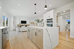 27 Poppy Ln, Levittown, NY 11756 - Photo 17