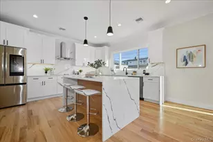 27 Poppy Ln, Levittown, NY 11756 - Photo 15