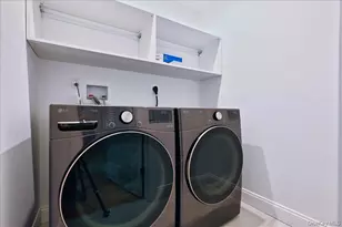 27 Poppy Ln, Levittown, NY 11756 - Photo 43