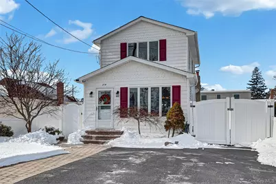 219 Hyman Avenue, West Islip, NY 11795 - Photo 23