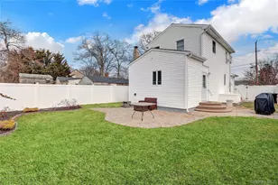 219 Hyman Ave, West Islip, NY 11795 - Photo 23