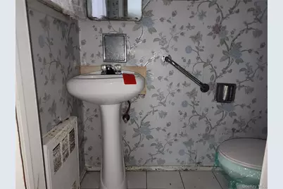 840 Sharon Lane, Westbury, NY 11590 - Photo 17