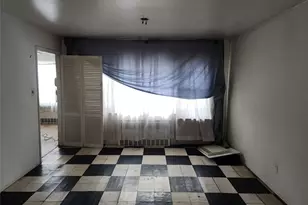 840 Sharon Ln, Westbury, NY 11590 - Photo 5