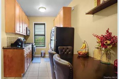 1922 McGraw Avenue #6I, Bronx, NY 10462 - Photo 3