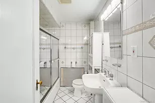 12 King St, Freeport, NY 11520 - Photo 7