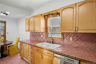 12 King St, Freeport, NY 11520 - Photo 9