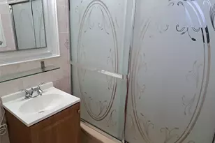 202-06 Rocky Hill Rd, Bayside, NY 11361 - Photo 15