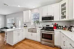 214 Prospect St, Newburgh, NY 12550 - Photo 7