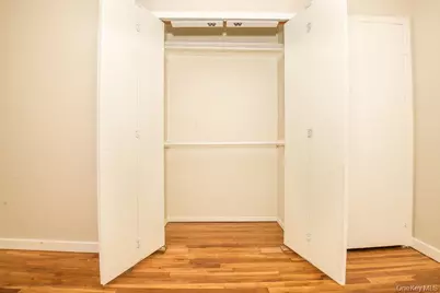 15 E Clearwater Road, Lindenhurst, NY 11757 - Photo 9