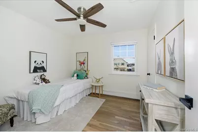 230 Sequams Lane Center, West Islip, NY 11795 - Photo 11