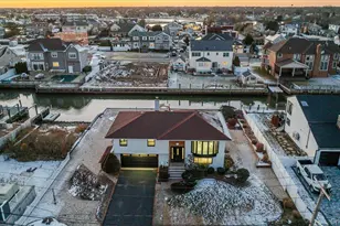 230 Sequams Lane Center, West Islip, NY 11795 - Photo 23