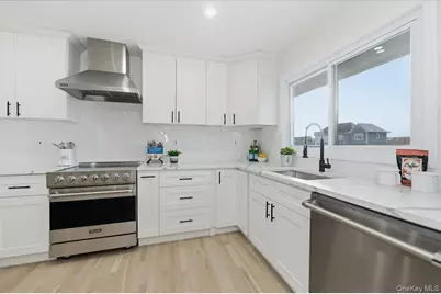 230 Sequams Lane Center, West Islip, NY 11795 - Photo 7