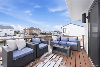 230 Sequams Lane Center, West Islip, NY 11795 - Photo 19