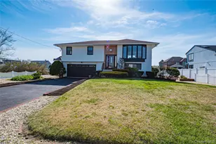 230 Sequams Lane Center, West Islip, NY 11795 - Photo 29