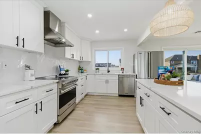 230 Sequams Lane Center, West Islip, NY 11795 - Photo 7