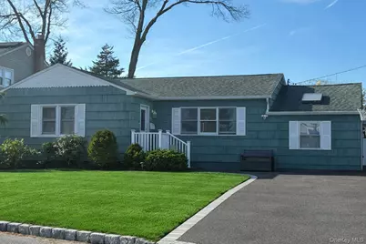 34 Beach Street, West Islip, NY 11795 - Photo 1