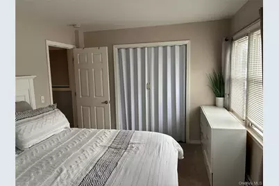 34 Beach Street, West Islip, NY 11795 - Photo 11