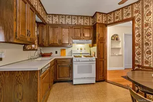 45 Sylvia Ln, New Hyde Park, NY 11040 - Photo 7