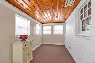 45 Sylvia Lane, New Hyde Park, NY 11040 - Photo 11