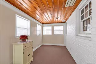 45 Sylvia Ln, New Hyde Park, NY 11040 - Photo 11