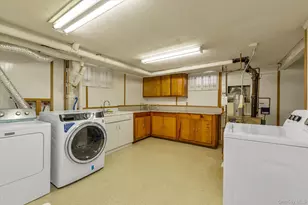 45 Sylvia Ln, New Hyde Park, NY 11040 - Photo 21