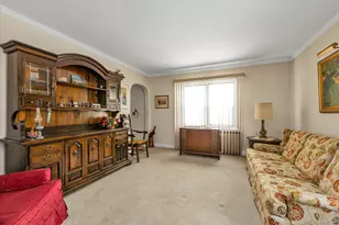 45 Sylvia Ln, New Hyde Park, NY 11040 - Photo 3