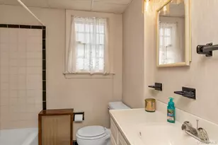 45 Sylvia Ln, New Hyde Park, NY 11040 - Photo 17