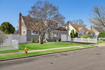 36 Cinque Drive, Farmingdale, NY 11735 - Photo 25