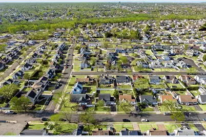 36 Cinque Drive, Farmingdale, NY 11735 - Photo 21