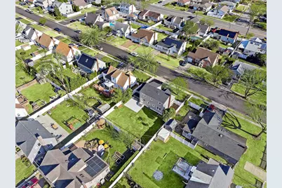 36 Cinque Drive, Farmingdale, NY 11735 - Photo 23