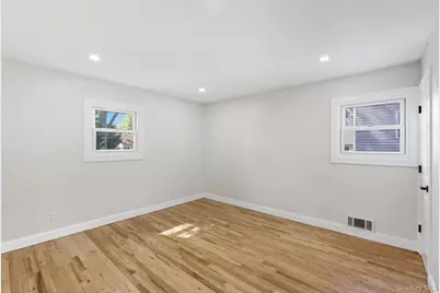 792 Glendale Road, West Babylon, NY 11704 - Photo 15