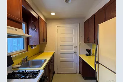 8 Maple Avenue, Tarrytown, NY 10591 - Photo 3