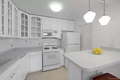 100 E Hartsdale Avenue #6RE, Hartsdale, NY 10530 - Photo 7