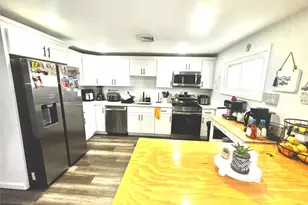 6 Victoria Pl, Mastic Beach, NY 11951 - Photo 3