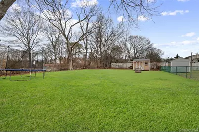 1131 Udall Road, Bay Shore, NY 11706 - Photo 25