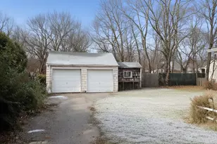 29 Richmond Ave, Amityville, NY 11701 - Photo 13