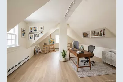 29 Richmond Avenue, Amityville, NY 11701 - Photo 15