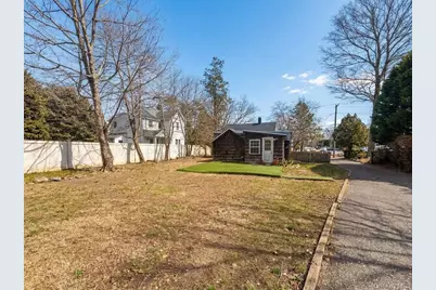 29 Richmond Avenue, Amityville, NY 11701 - Photo 19