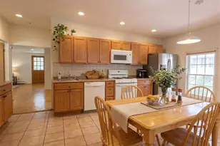 29 Richmond Ave, Amityville, NY 11701 - Photo 5