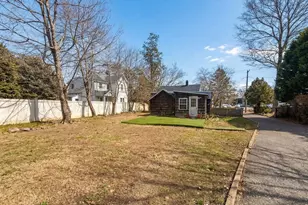 29 Richmond Ave, Amityville, NY 11701 - Photo 21