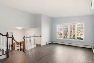 111 Schneider Ln, Hauppauge, NY 11788 - Photo 5