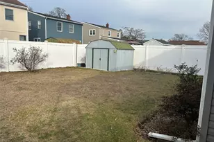 527 Willow St, West Hempstead, NY 11550 - Photo 13