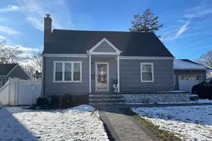 55 Dosoris Ln, Glen Cove, NY 11542 - Photo 3