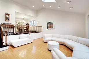 1066 Cedarhurst St, Valley Stream, NY 11581 - Photo 7