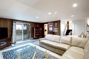 1066 Cedarhurst St, Valley Stream, NY 11581 - Photo 15